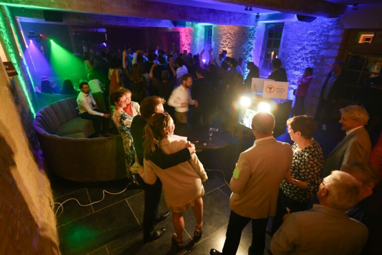 Borne photo lors d'un mariage